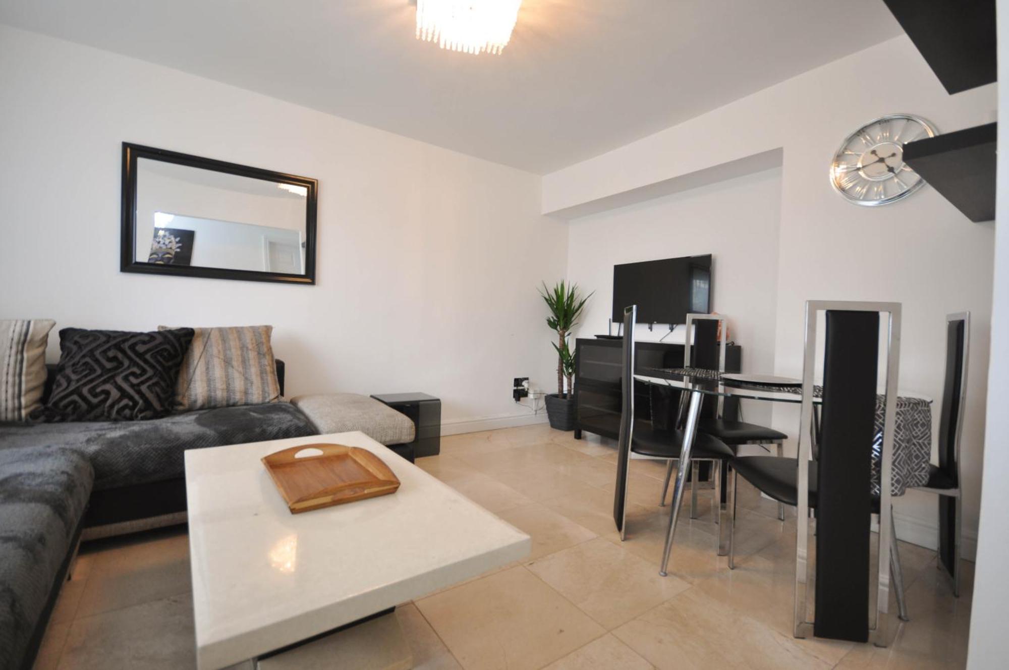Modern 2 Bed Apartment Лутон Экстерьер фото